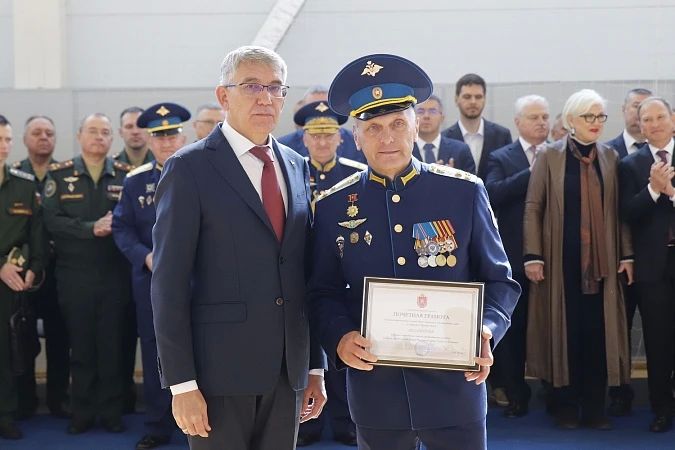 Алексей Эрк принял участие в праздновании 10-летия Тульского суворовского военного училища Алексей Эрк принял участие в праздновании 10-летия Тульского суворовского военного училища