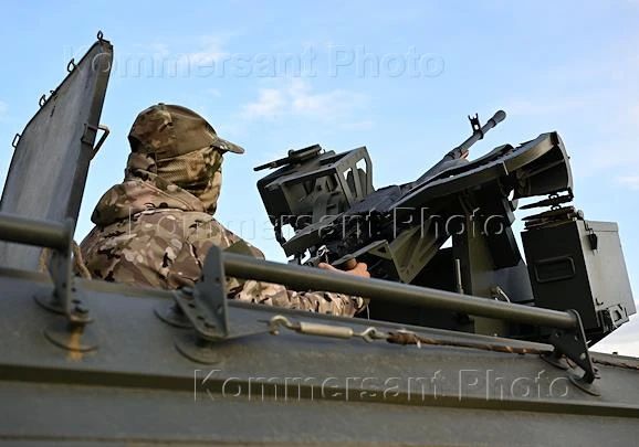 Дмитрий Рогозин: Фотокорр Ъ сделал несколько снимков бойцов Отряда "Днепр" ЦСН "Барс-Сармат" на тульском рубеже обороны Москвы и центрально-европейской части России от налёта вражеских беспилотников Дмитрий Рогозин: Фотокорр Ъ сделал несколько снимков бойцов Отряда "Днепр" ЦСН "Барс-Сармат" на тульском рубеже обороны Москвы и центрально-европейской части России от налёта вражеских беспилотников