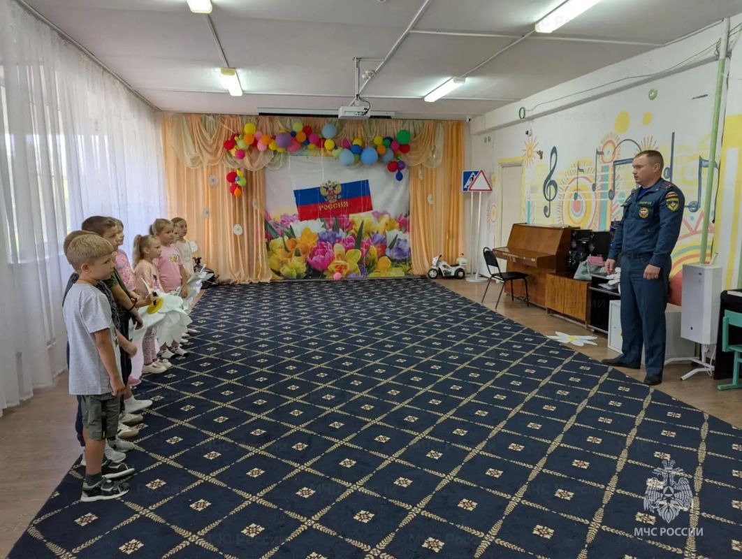 Рейды, датчики и беседы: как сотрудники МЧС России оберегают Арсеньевский и Одоевский районы от огня Рейды, датчики и беседы: как сотрудники МЧС России оберегают Арсеньевский и Одоевский районы от огня