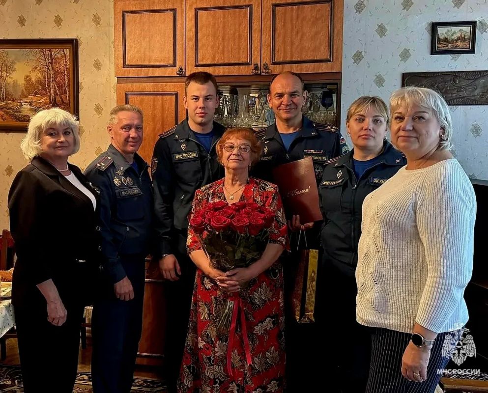 #ВетераныМЧС. 80 лет — достойный юбилей В жизни каждого коллектива есть люди, чья преданность службе и ответственное отношение к делу становятся примером для нескольких поколений сотрудников #ВетераныМЧС. 80 лет — достойный юбилей В жизни каждого коллектива есть люди, чья преданность службе и ответственное отношение к делу становятся примером для нескольких поколений сотрудников