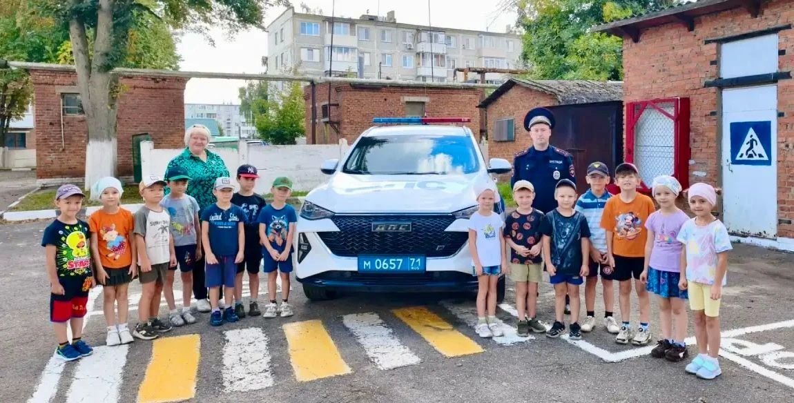 В первый месяц нового учебного года безопасность детей на дорогах становится приоритетной задачей не только для родителей, но и для полицейских В первый месяц нового учебного года безопасность детей на дорогах становится приоритетной задачей не только для родителей, но и для полицейских