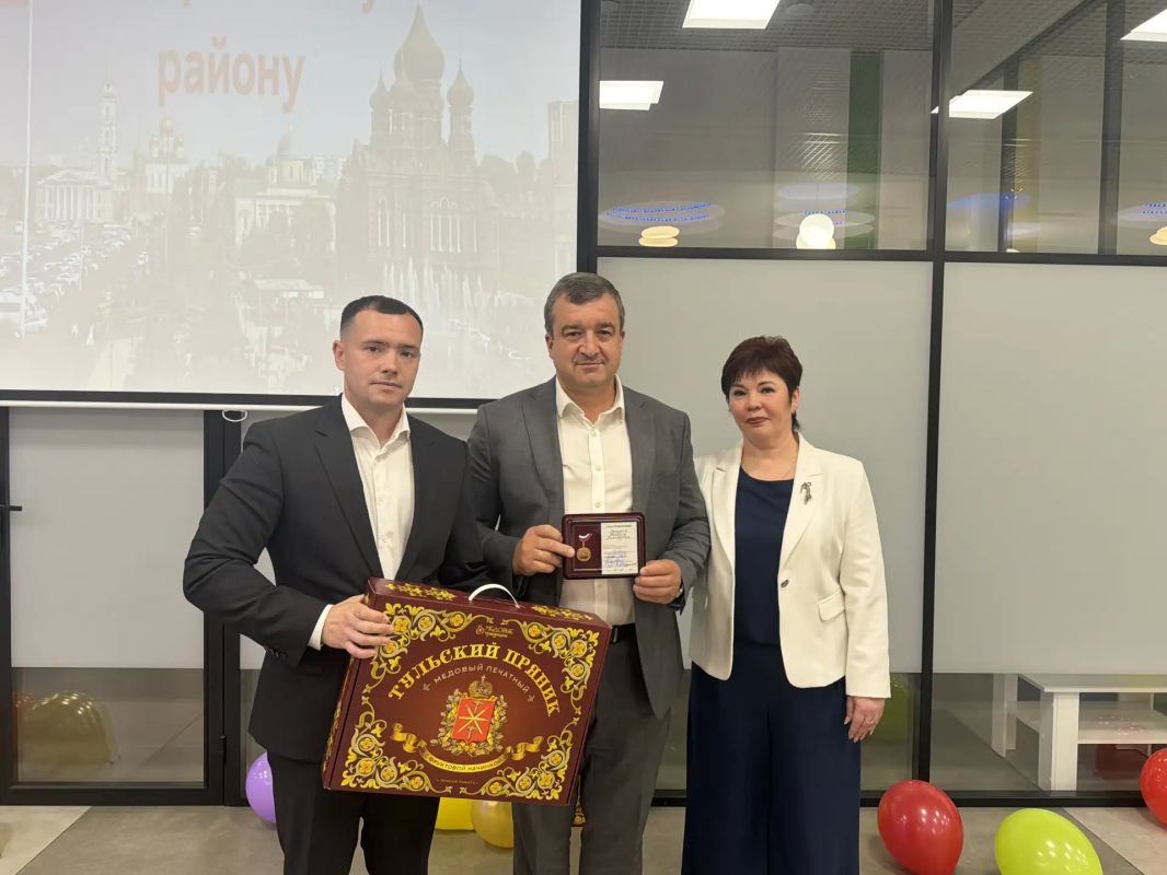 Евгений Смолянинов и Олеся Филина приняли участие в мероприятии в честь Дня Центрального района Евгений Смолянинов и Олеся Филина приняли участие в мероприятии в честь Дня Центрального района