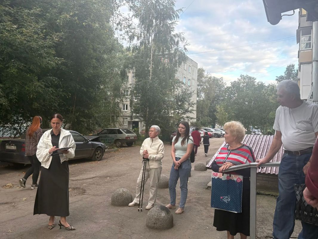 Заместитель председателя Тульской городской Думы, заместитель руководителя фракции «Единая Россия» Дарья Герасимова провела встречу с жителями дома № 7, корпус 1 по улице Кауля Заместитель председателя Тульской городской Думы, заместитель руководителя фракции «Единая Россия» Дарья Герасимова провела встречу с жителями дома № 7, корпус 1 по улице Кауля