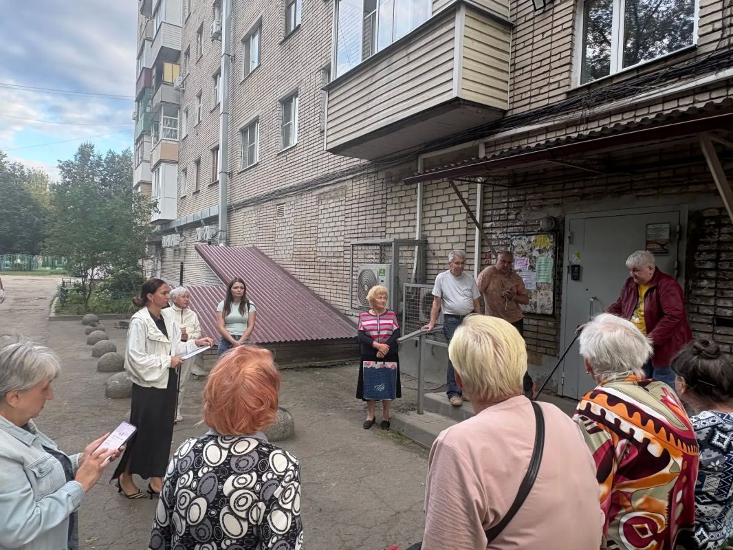Заместитель председателя Тульской городской Думы, заместитель руководителя фракции «Единая Россия» Дарья Герасимова провела встречу с жителями дома № 7, корпус 1 по улице Кауля Заместитель председателя Тульской городской Думы, заместитель руководителя фракции «Единая Россия» Дарья Герасимова провела встречу с жителями дома № 7, корпус 1 по улице Кауля