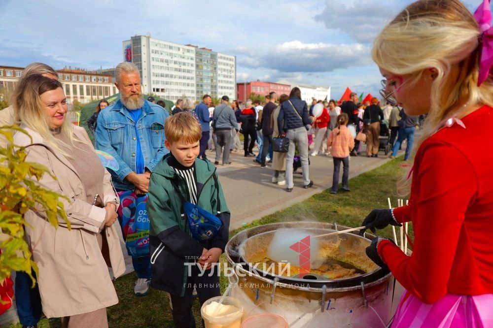 Чем кормили туляков на Казанской набережной в День города? Чем кормили туляков на Казанской набережной в День города?