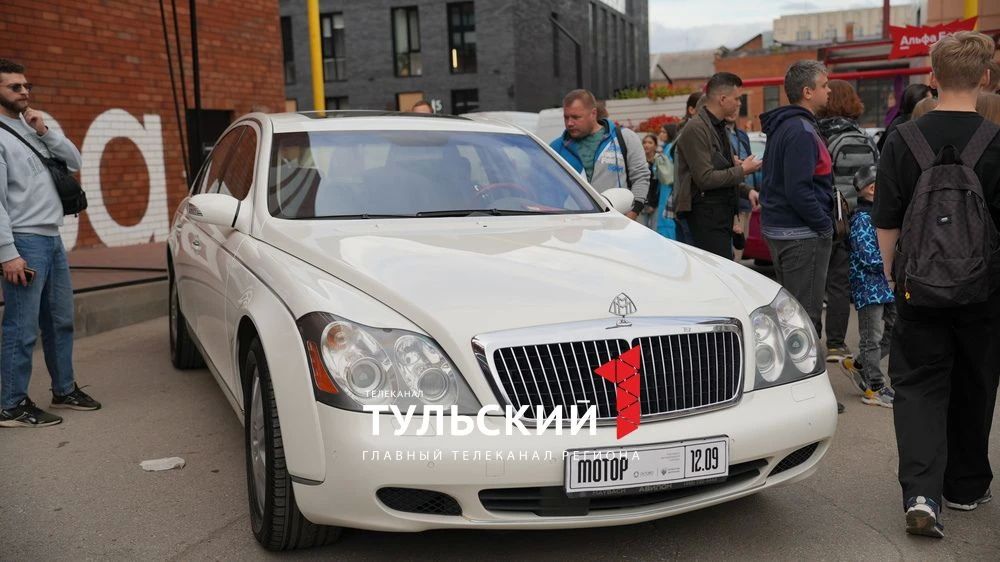 В День города тулякам показали Ferrari и Lamborghini В День города тулякам показали Ferrari и Lamborghini