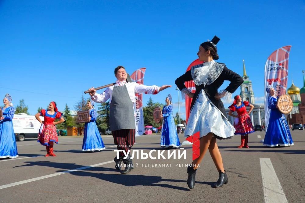"Первый Тульский" в День города устроил большой концерт на площади Ленина "Первый Тульский" в День города устроил большой концерт на площади Ленина