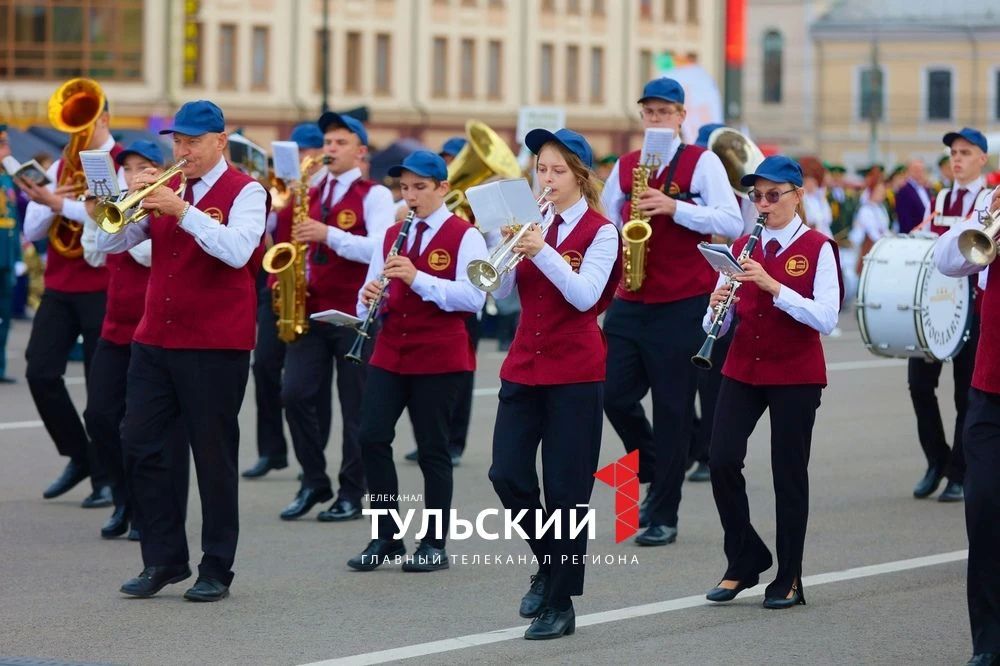 В центре Тулы в День города прозвучали "Фанфары Тульского кремля" В центре Тулы в День города прозвучали "Фанфары Тульского кремля"