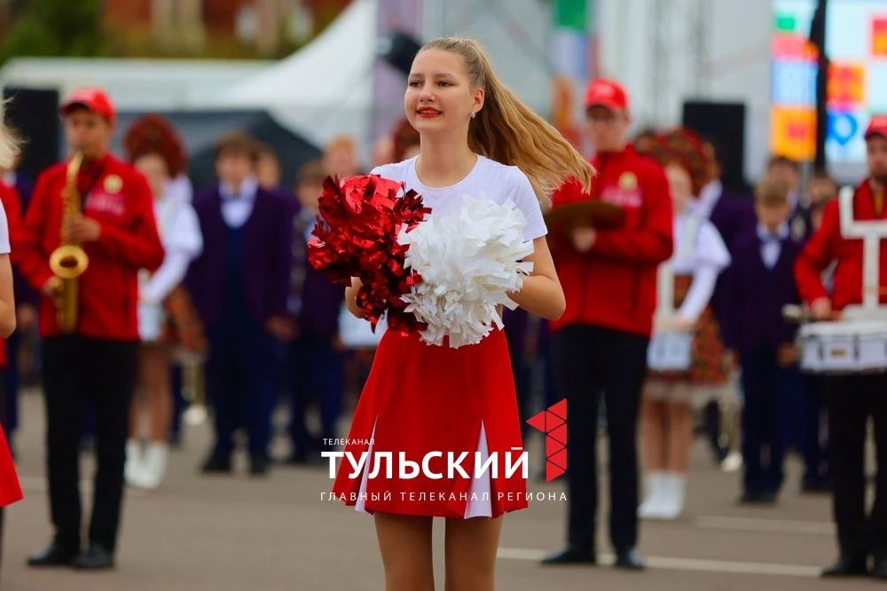В центре Тулы в День города прозвучали "Фанфары Тульского кремля" В центре Тулы в День города прозвучали "Фанфары Тульского кремля"