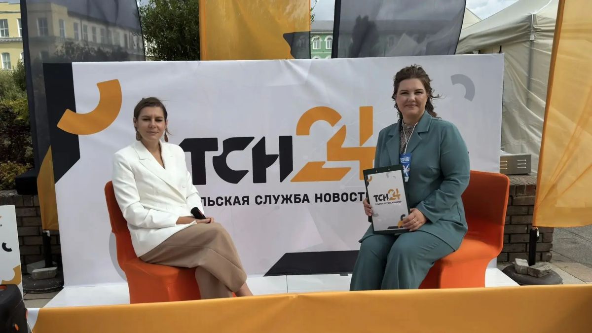 Прямо сейчас на Казанской набережной начала работу наша открытая редакция ТСН24!