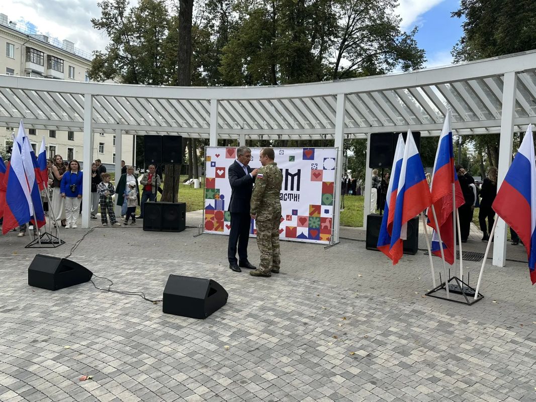 Дмитрий Миляев: В Новомосковске вручил региональные награды жителям, которые вносят свой вклад в развитие родного города и Тульской области Дмитрий Миляев: В Новомосковске вручил региональные награды жителям, которые вносят свой вклад в развитие родного города и Тульской области