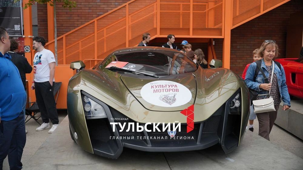 В День города тулякам показали Ferrari и Lamborghini В День города тулякам показали Ferrari и Lamborghini