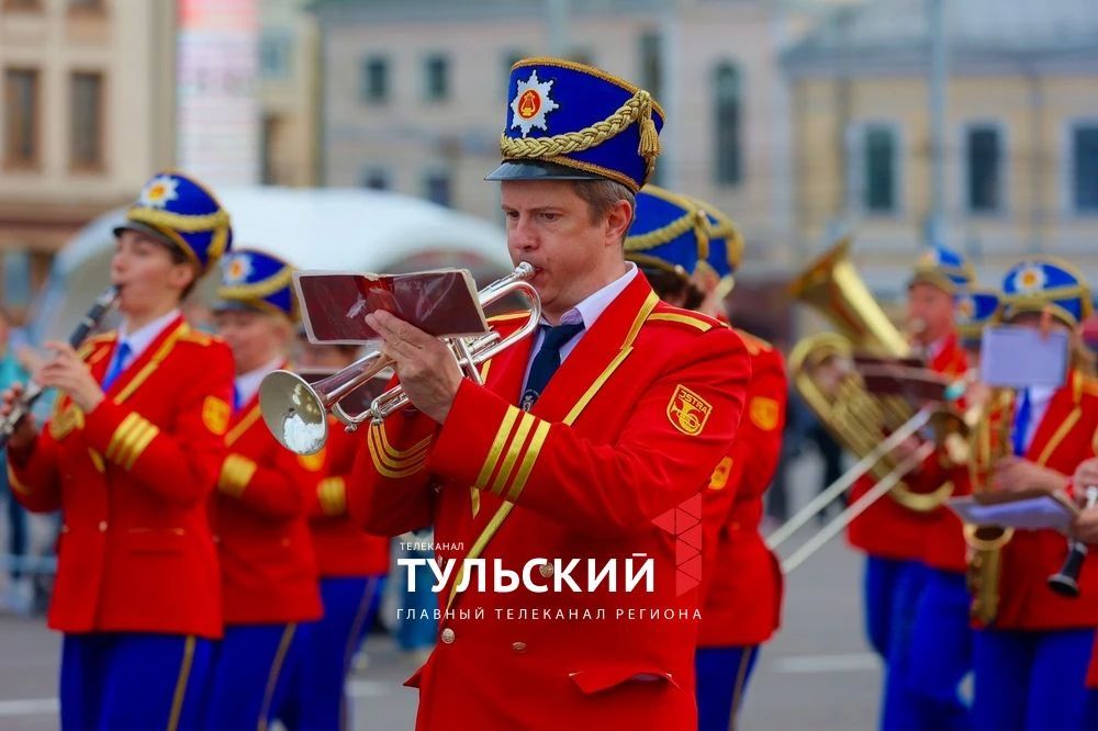 В центре Тулы в День города прозвучали "Фанфары Тульского кремля" В центре Тулы в День города прозвучали "Фанфары Тульского кремля"
