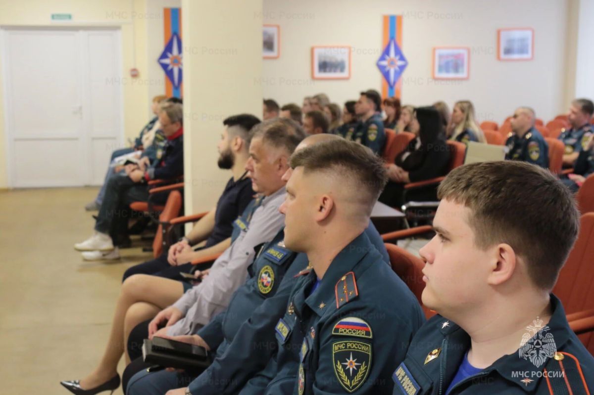 Сотрудники МЧС России прошли подготовку перед дежурством на избирательных участках Сотрудники МЧС России прошли подготовку перед дежурством на избирательных участках