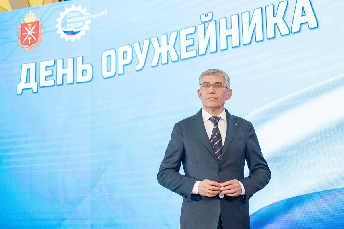 Губернатор Дмитрий Миляев: «Сегодня тульские оружейники с честью продолжают славные традиции предков» Губернатор Дмитрий Миляев: «Сегодня тульские оружейники с честью продолжают славные традиции предков»