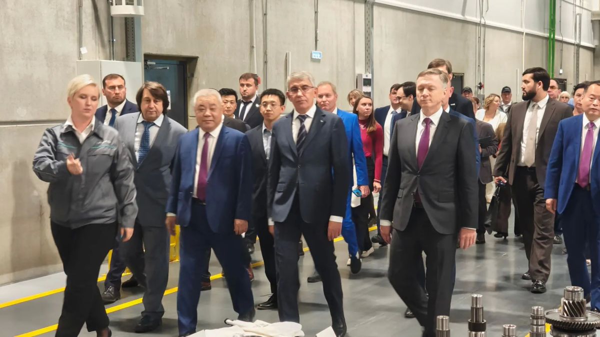 В эти минуты: губернатор Тульской области Дмитрий Миляев принимает участие в открытии нового цеха завода Haval по производству трансмиссий В эти минуты: губернатор Тульской области Дмитрий Миляев принимает участие в открытии нового цеха завода Haval по производству трансмиссий