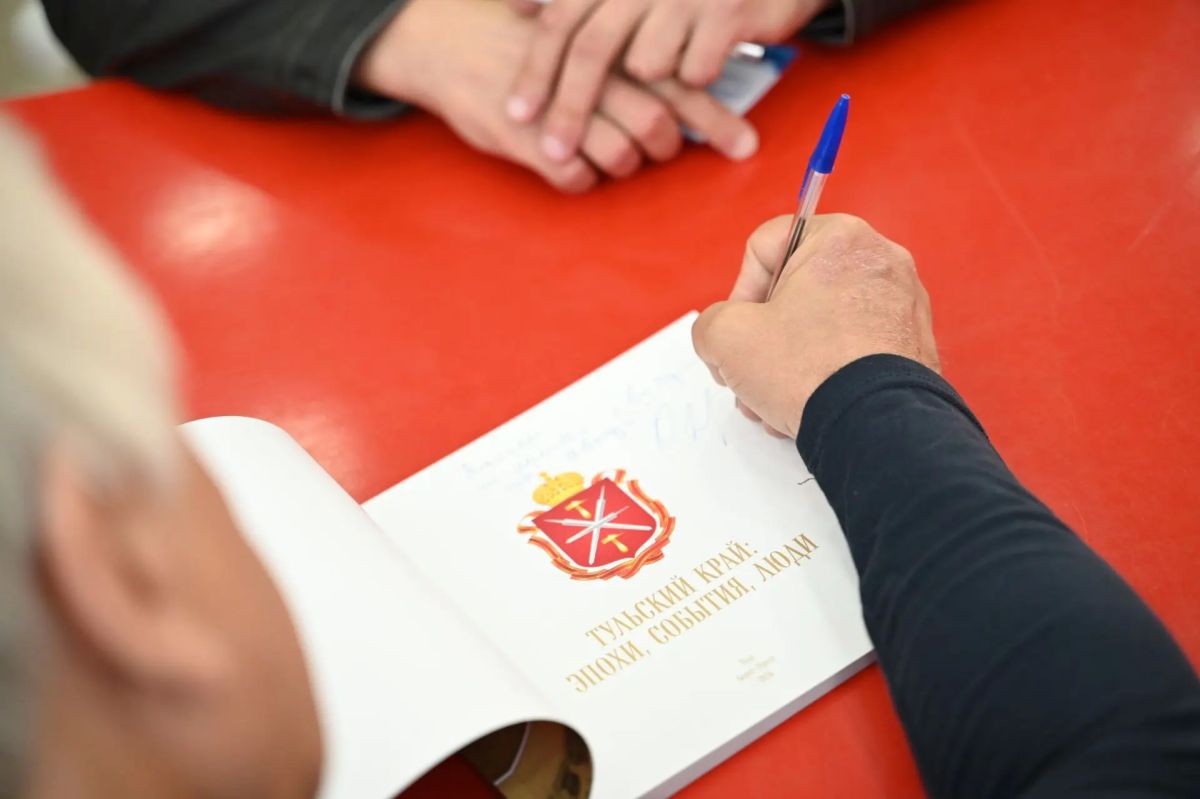 В Тульском кремле впервые работает туристический избирательный участок В Тульском кремле впервые работает туристический избирательный участок