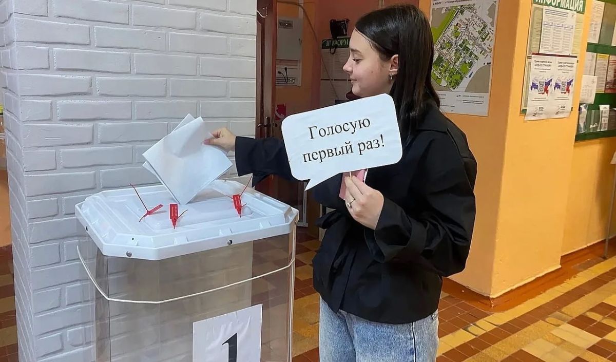 В Тульской области молодым избирателям, впервые принимающим участие в выборах, подарят книгу, посвященную 880-летию Тулы В Тульской области молодым избирателям, впервые принимающим участие в выборах, подарят книгу, посвященную 880-летию Тулы