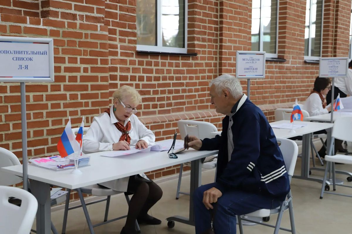 Голосуем с видом на башни древнего кремля! В Туле открылся наш новый именной избирательный участок — «Тульский кремль» Голосуем с видом на башни древнего кремля! В Туле открылся наш новый именной избирательный участок — «Тульский кремль»