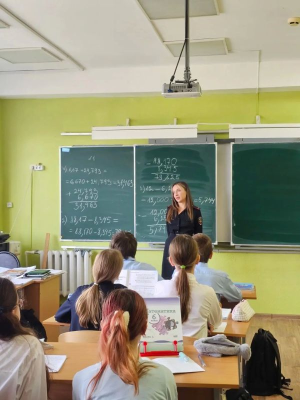 Правила Дорожной безопасности для учеников: от начальной школы до выпускников! Правила Дорожной безопасности для учеников: от начальной школы до выпускников!