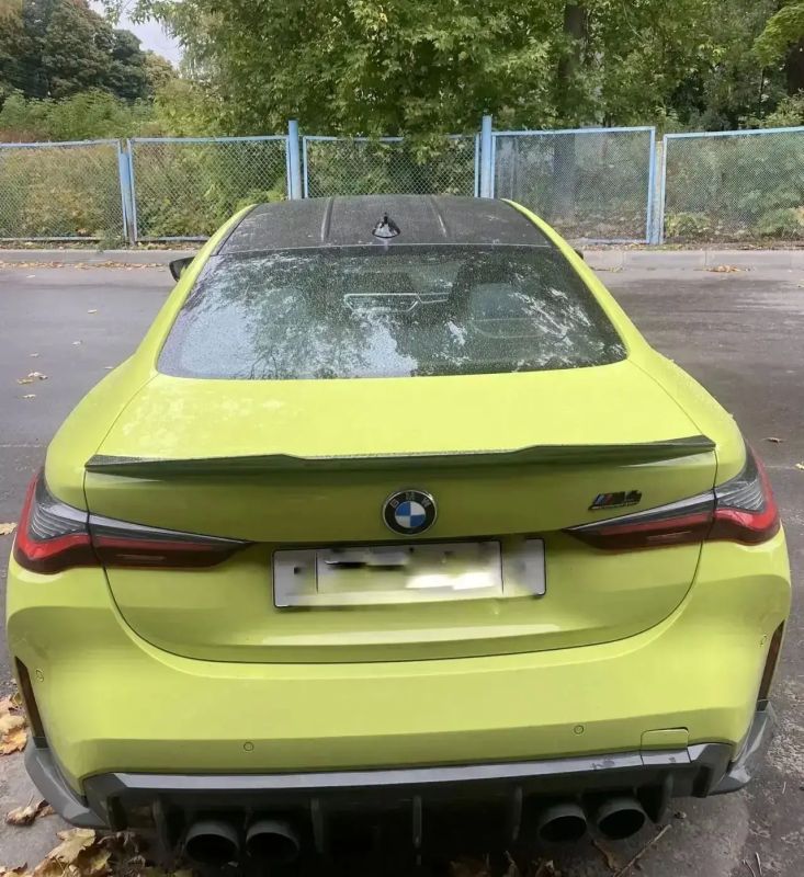 В Туле установили личность лихача на салатовом BMW В Туле установили личность лихача на салатовом BMW