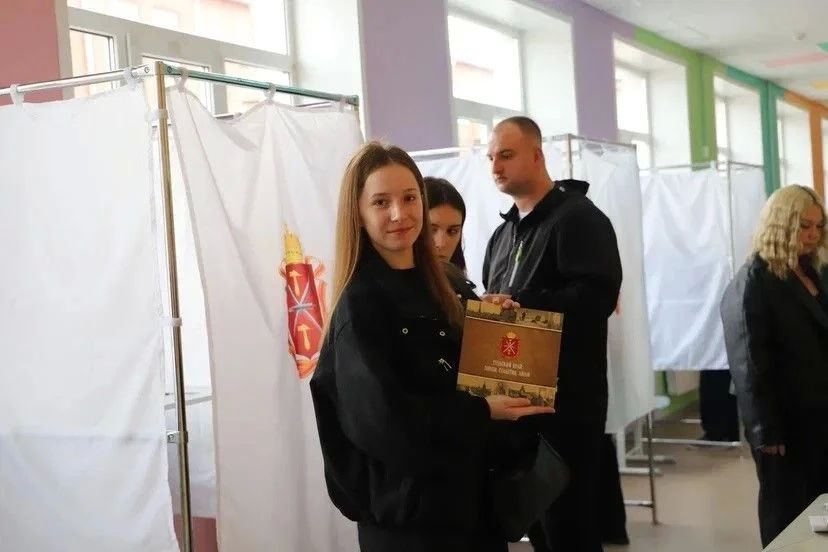 Кстати, в этих 24,75% - и голоса наших ребят из Молодежной избирательной комиссии Тульской области Кстати, в этих 24,75% - и голоса наших ребят из Молодежной избирательной комиссии Тульской области