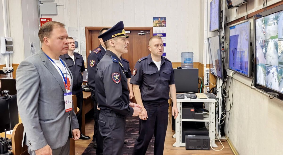 Начальник УМВД и председатель Общественного совета проверили работу полиции по обеспечению безопасности в период избирательной кампании Начальник УМВД и председатель Общественного совета проверили работу полиции по обеспечению безопасности в период избирательной кампании