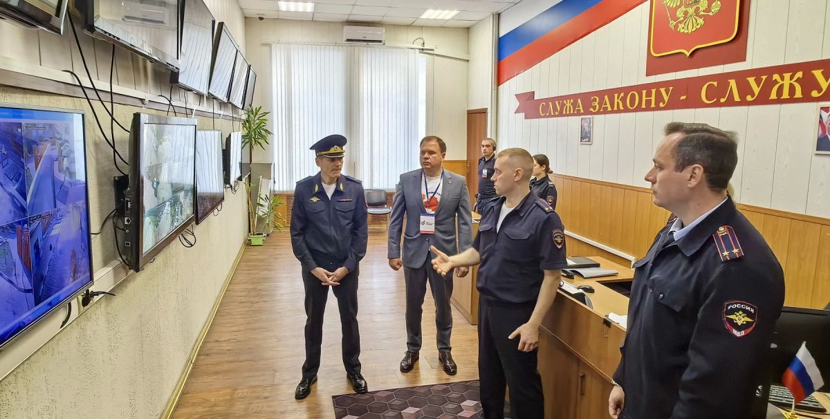 Начальник УМВД и председатель Общественного совета проверили работу полиции по обеспечению безопасности в период избирательной кампании Начальник УМВД и председатель Общественного совета проверили работу полиции по обеспечению безопасности в период избирательной кампании