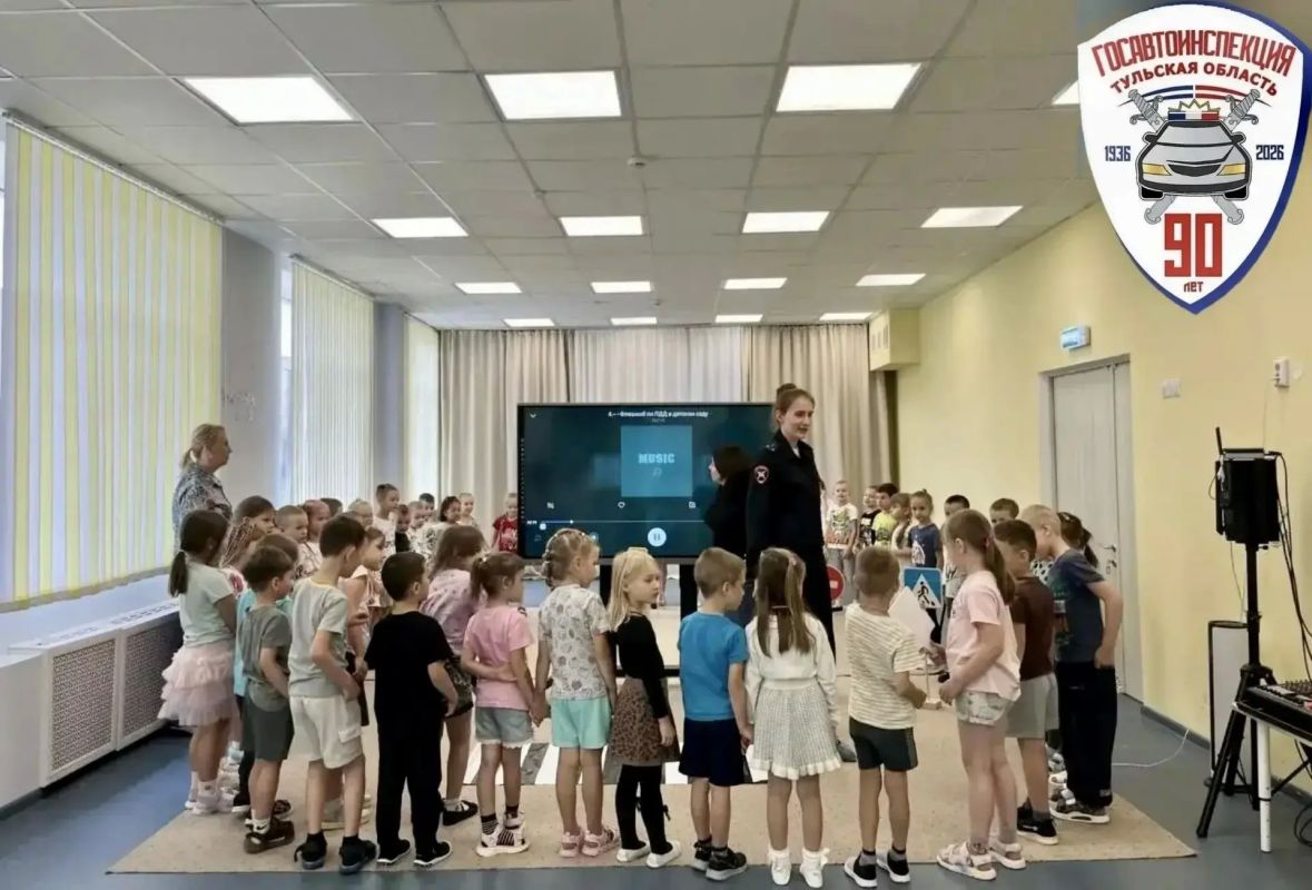 Сотрудники Тульской госавтоинспекции посетили воспитанников детского сада и рассказали о правилах дорог! Сотрудники Тульской госавтоинспекции посетили воспитанников детского сада и рассказали о правилах дорог!