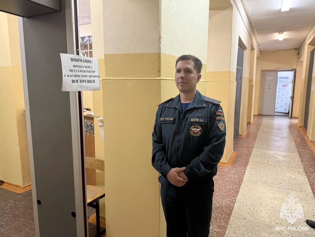 Сотрудники МЧС России завершили дежурства на избирательных участках Тульской области Сотрудники МЧС России завершили дежурства на избирательных участках Тульской области