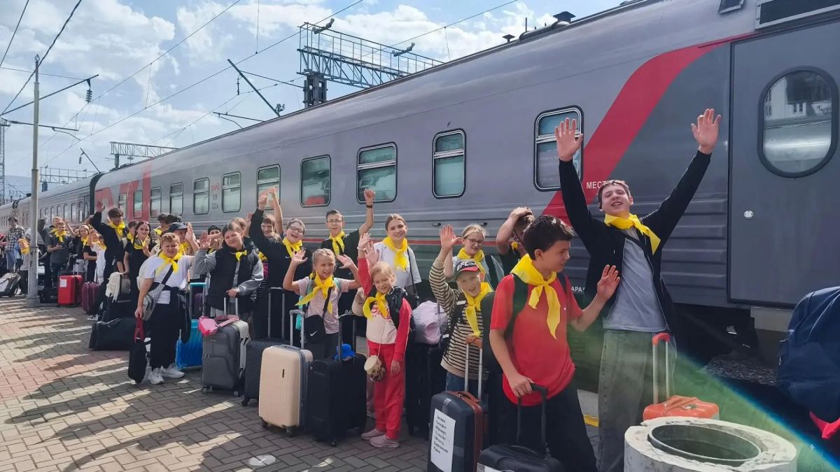 Дмитрий Миляев: Каникулы у моря: дети из Тульской области отдыхают в Геленджике Дмитрий Миляев: Каникулы у моря: дети из Тульской области отдыхают в Геленджике