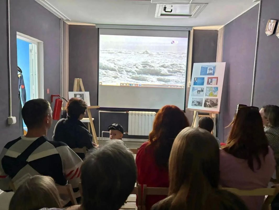 Дмитрий Миляев: #ВфокусеНАЦПРОЕКТЫ. В Арсеньевском районе обновили техническое оснащение краеведческого музея В рамках федерального проекта «Семейные ценности и инфраструктура культуры» нацпроекта «Семья» краеведческий музей... Дмитрий Миляев: #ВфокусеНАЦПРОЕКТЫ. В Арсеньевском районе обновили техническое оснащение краеведческого музея В рамках федерального проекта «Семейные ценности и инфраструктура культуры» нацпроекта «Семья» краеведческий музей...