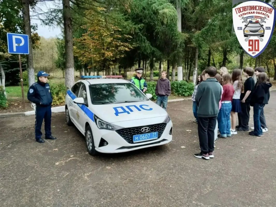 В рамках Всероссийской недели безопасности сотрудники Госавтоинспекции Тульской области провели урок дорожной грамоты для школьников