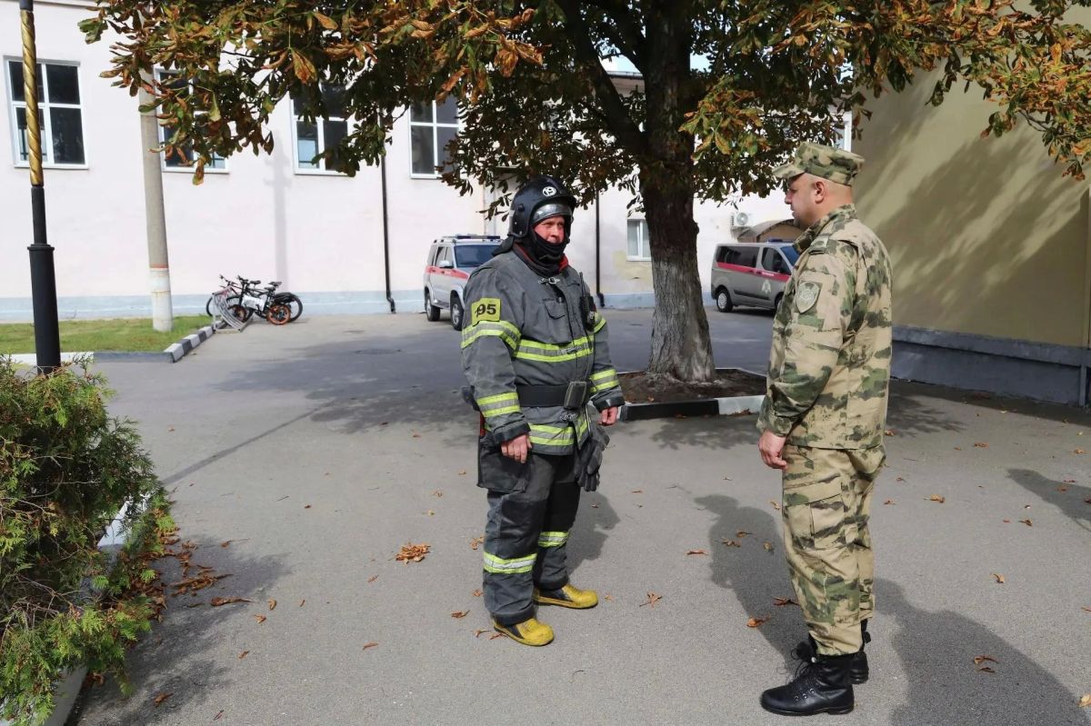 Пожарно-тактическое занятие Росгвардии и МЧС России прошло в Туле Пожарно-тактическое занятие Росгвардии и МЧС России прошло в Туле