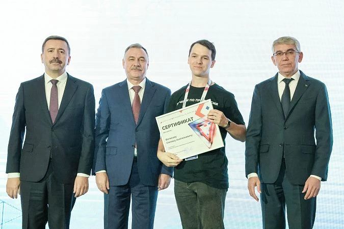 В Туле определили лучших операторов станков с программным управлением в стране! В Туле определили лучших операторов станков с программным управлением в стране!