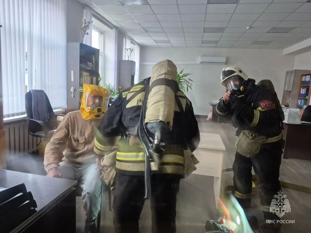 Белевские спасатели провели пожарно-тактические учения на объекте торговли