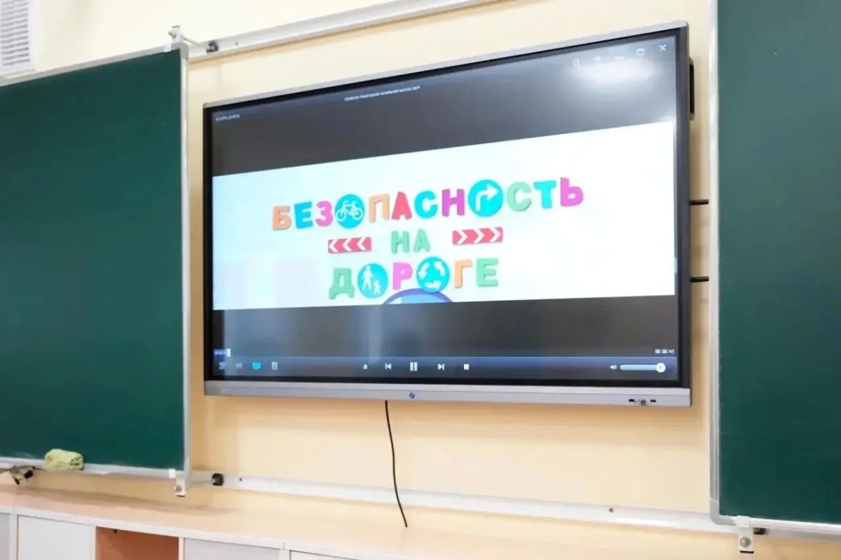 Сотрудники Госавтоинспекции Тульской области провели урок безопасности для юных жителей Ясной Поляны Сотрудники Госавтоинспекции Тульской области провели урок безопасности для юных жителей Ясной Поляны