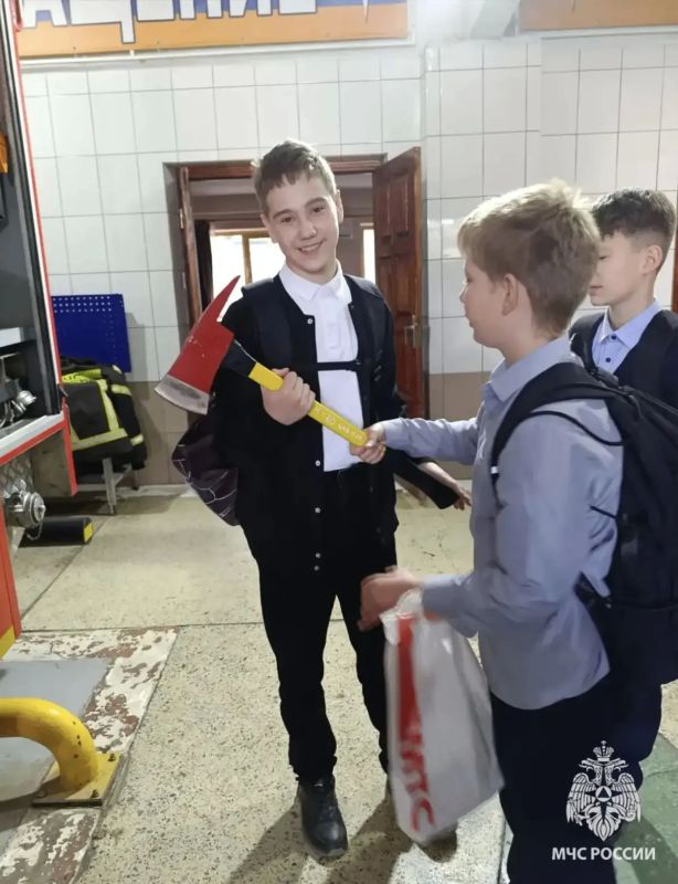#СпасибоМЧС. В адрес Главного управления МЧС России по Тульской области поступила благодарность за профориентационную экскурсию В адрес ГУ МЧС России по Тульской области поступила благодарность от учащихся 8 «А» класса и... #СпасибоМЧС. В адрес Главного управления МЧС России по Тульской области поступила благодарность за профориентационную экскурсию В адрес ГУ МЧС России по Тульской области поступила благодарность от учащихся 8 «А» класса и...