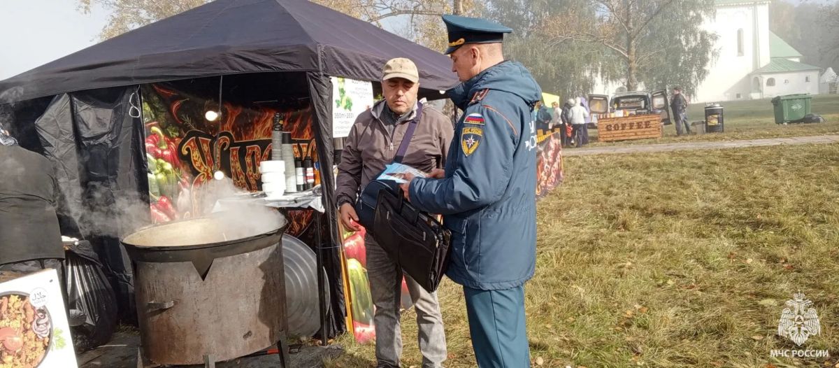 Спасатели обеспечили безопасность мероприятий на Куликовом поле Спасатели обеспечили безопасность мероприятий на Куликовом поле
