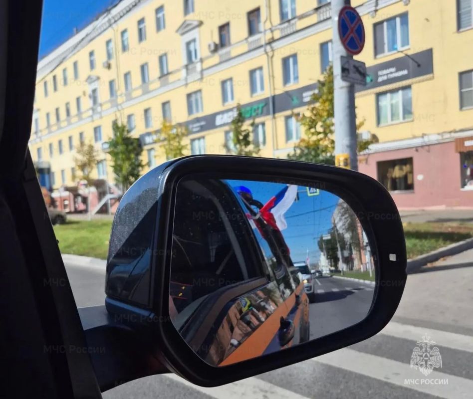 Тульские спасатели приняли участие в автопробеге в День воссоединения Донбаса и Новороссии с Российской Федерацией Тульские спасатели приняли участие в автопробеге в День воссоединения Донбаса и Новороссии с Российской Федерацией