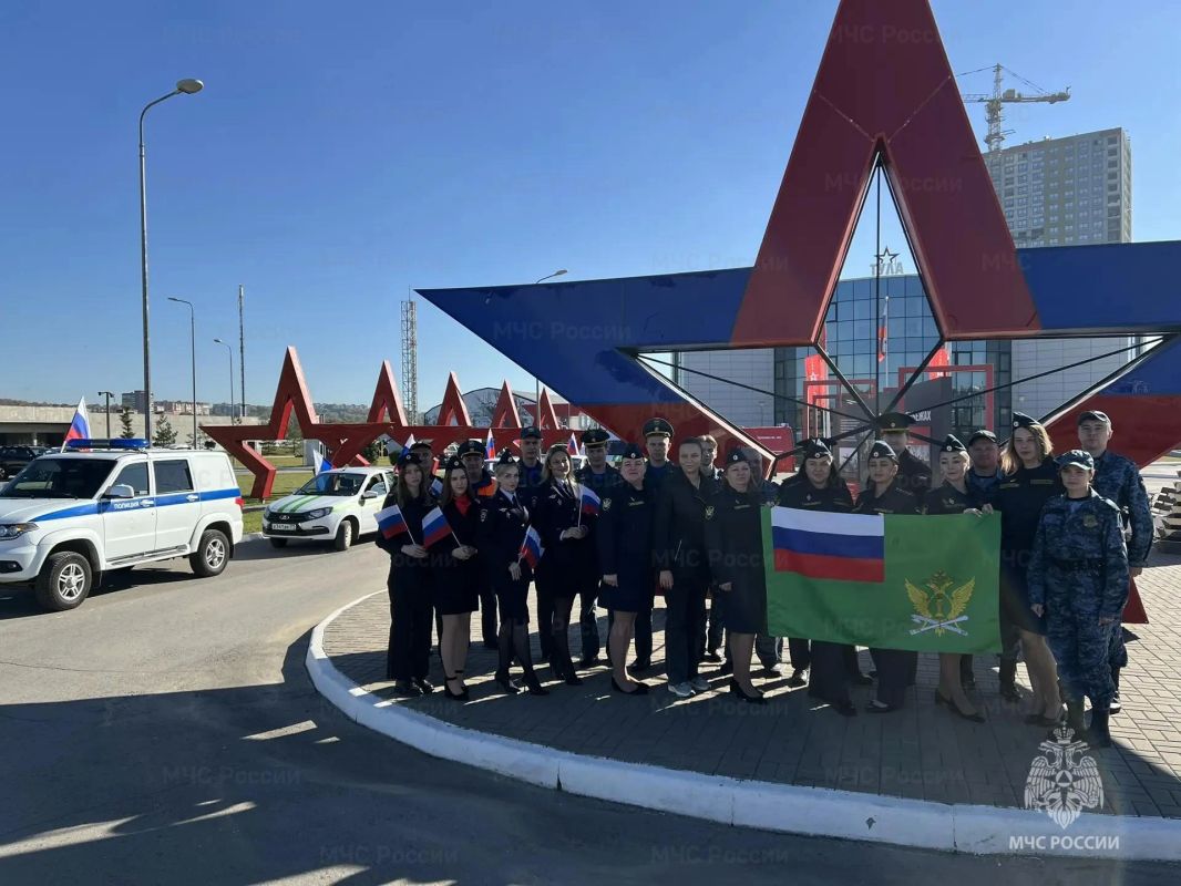 Тульские спасатели приняли участие в автопробеге в День воссоединения Донбаса и Новороссии с Российской Федерацией Тульские спасатели приняли участие в автопробеге в День воссоединения Донбаса и Новороссии с Российской Федерацией