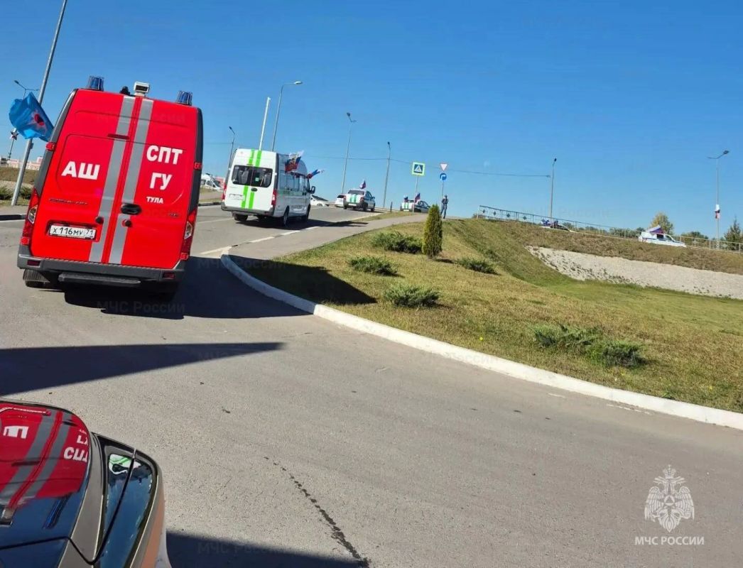 Тульские спасатели приняли участие в автопробеге в День воссоединения Донбаса и Новороссии с Российской Федерацией Тульские спасатели приняли участие в автопробеге в День воссоединения Донбаса и Новороссии с Российской Федерацией