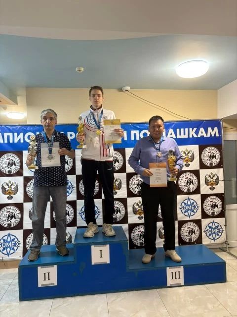Тульский шашист завоевал две медали на соревнованиях в Лоо