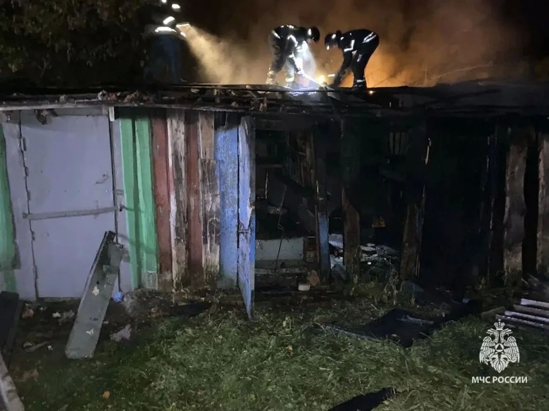 3 октября в Тульской области загорелись 4 частных дома и 3 автомобиля 3 октября в Тульской области загорелись 4 частных дома и 3 автомобиля