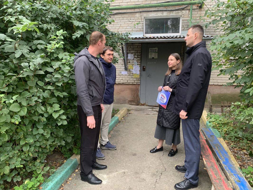 Депутаты приняли участие в приемке работ по проекту «Наш город» в Советском округе