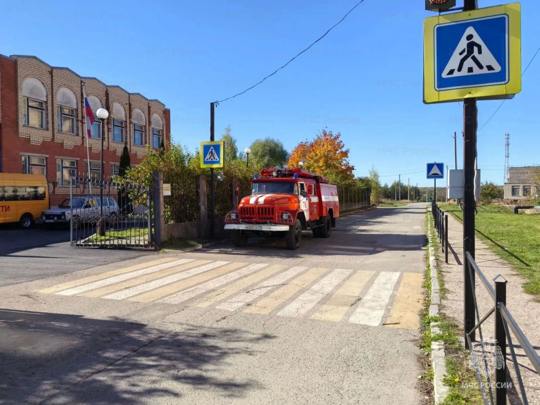 В Ревякинском центре образования прошли пожарно-тактические учения В Ревякинском центре образования прошли пожарно-тактические учения
