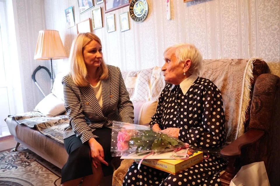 Анастасия Лавриненко из Новомосковска отметила 100-летний юбилей Анастасия Лавриненко из Новомосковска отметила 100-летний юбилей