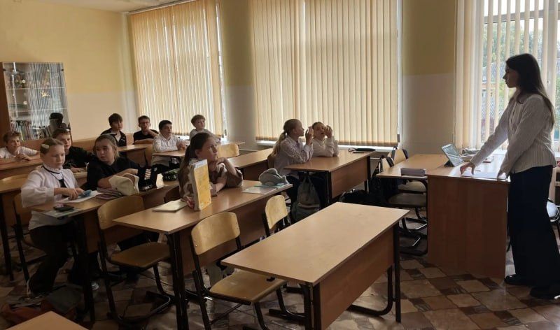 В Новомосковске сотрудники полиции провели для школьников профилактическую беседу по противодействию экстремизму и терроризму
