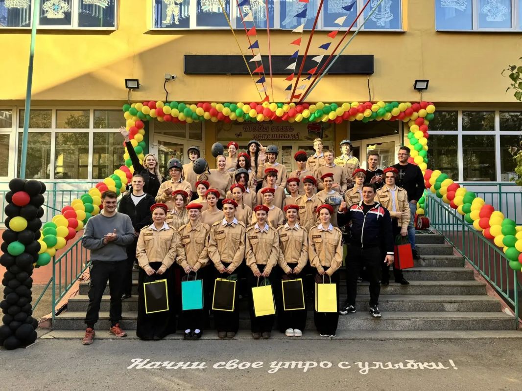 Тульским школьникам показали, как безопасно ездить на самокатах и велосипедах Тульским школьникам показали, как безопасно ездить на самокатах и велосипедах