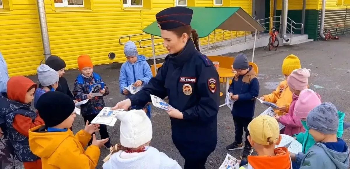 От беседы к практике: юные пешеходы города Щекино осваивают безопасный маршрут От беседы к практике: юные пешеходы города Щекино осваивают безопасный маршрут